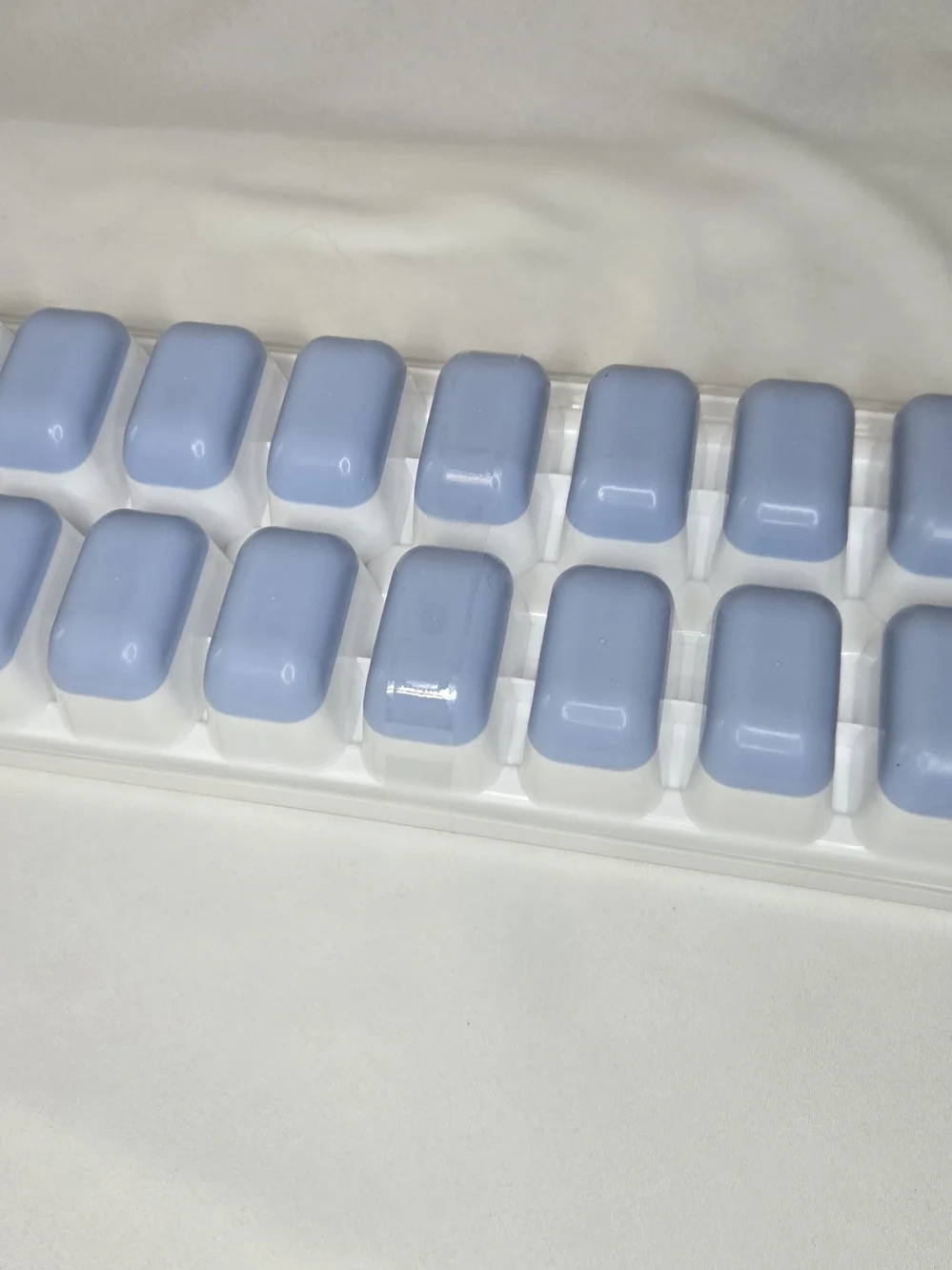 White Ice Cube Tray with Lid - Leak-Resistant Freezer Organizer